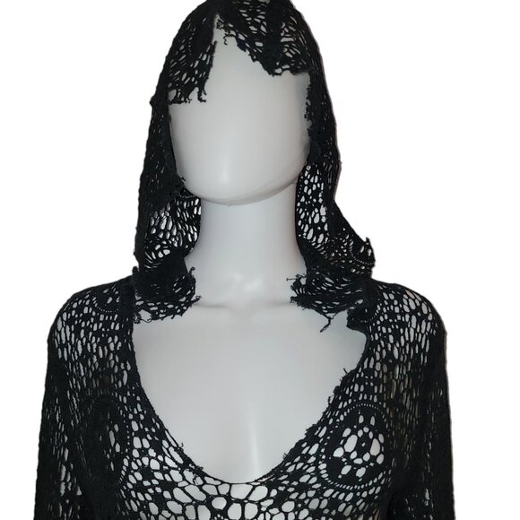 Nightcap by Carisa Rene Crochet Swim Cover Up Set with Shorts - Picture 6 of 10